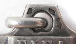 724827-3